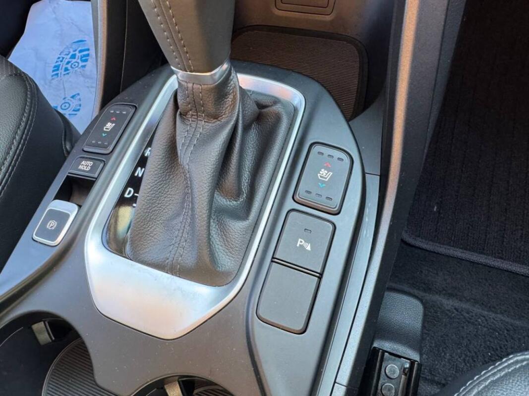 Hyundai SantaFe (2017) Hyundai SantaFe (2017)