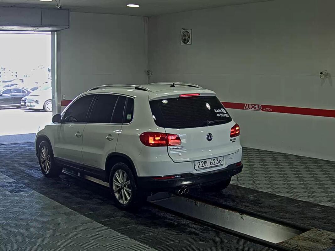 Volkswagen Tiguan (2014)