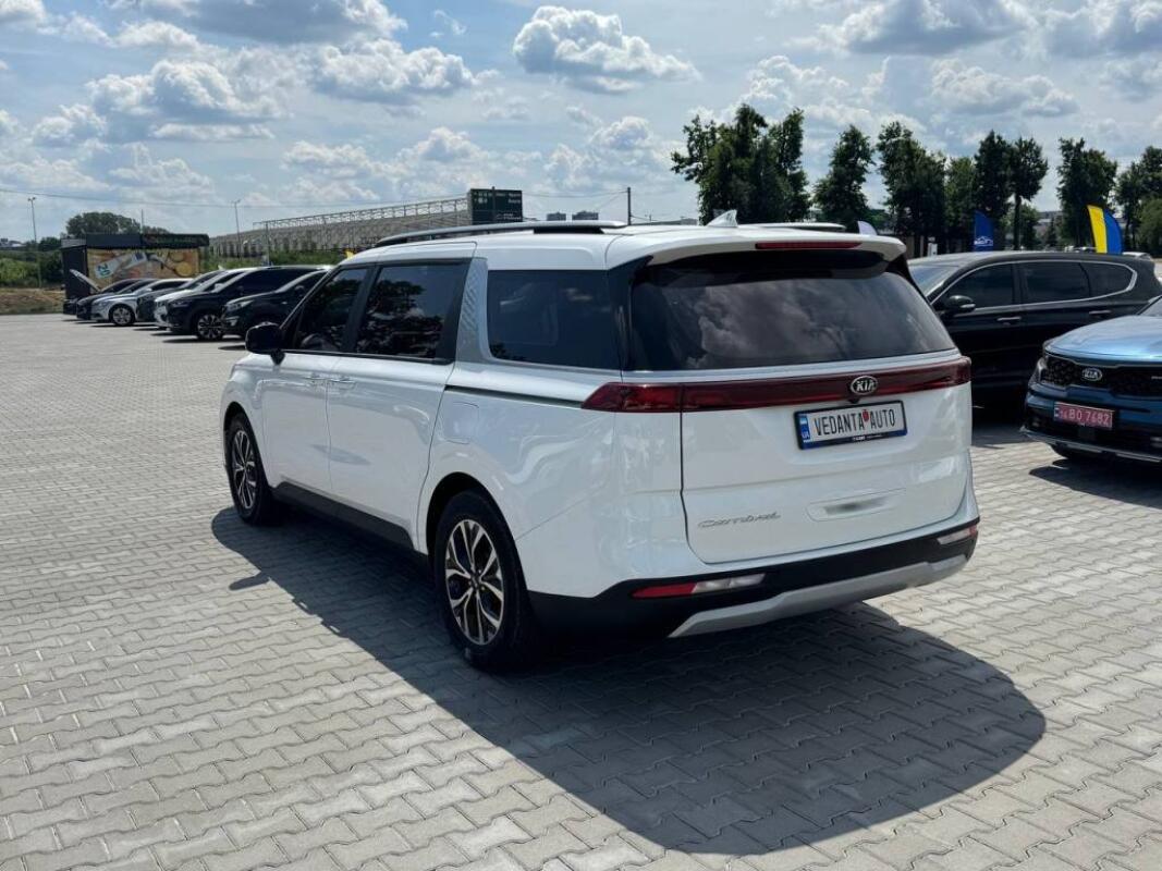 Kia Carnival (2021)