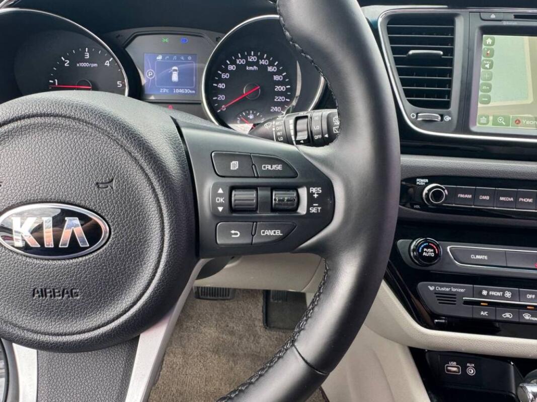 Kia Carnival (2016)
