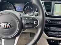 Kia Carnival (2016)