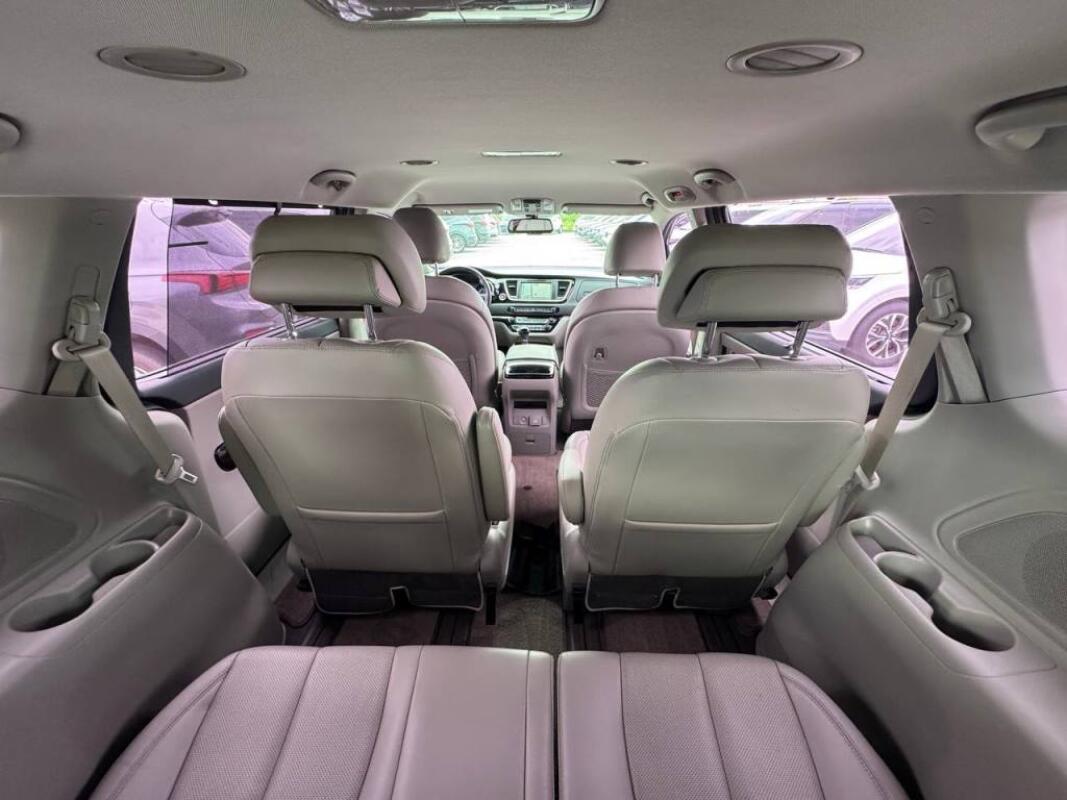 Kia Carnival (2016)