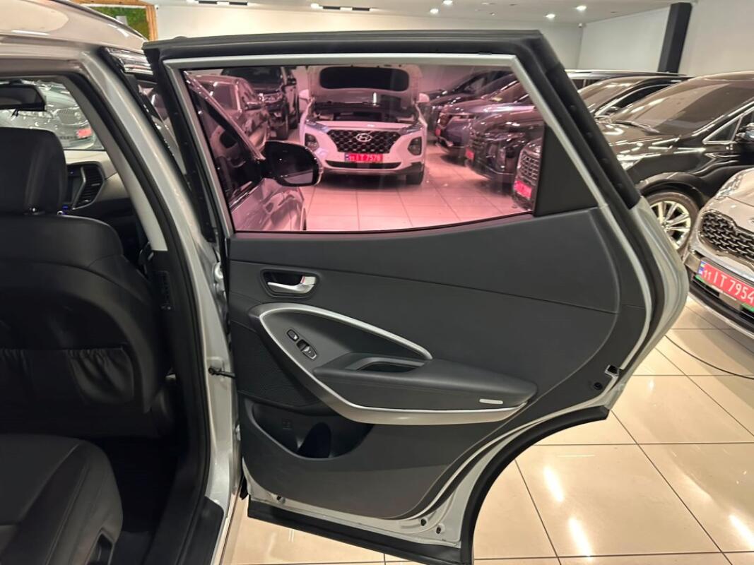 Hyundai SantaFe (2016)