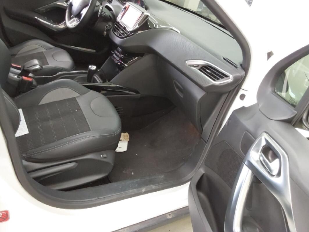 Peugeot 2008 (2015)