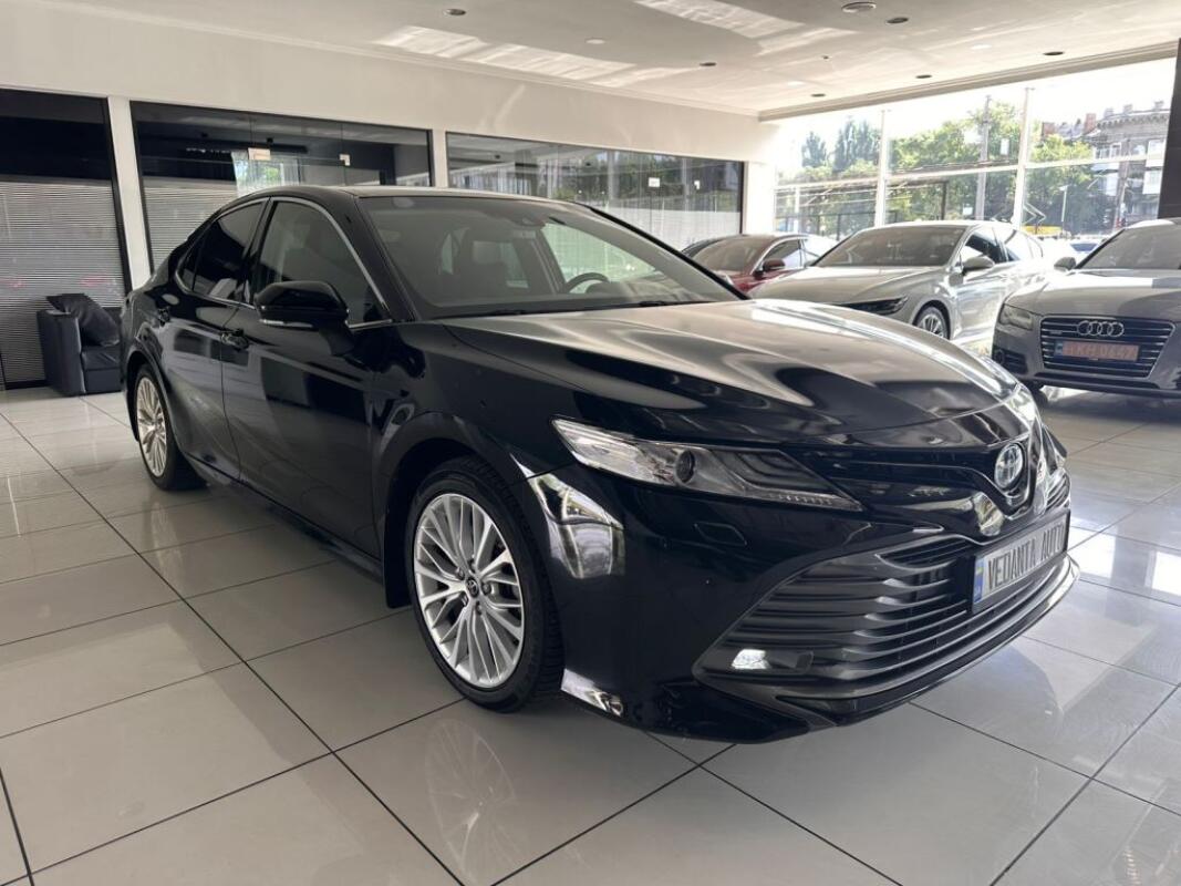 Toyota Camry (2020)