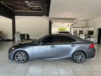 Lexus IS300 (2017)