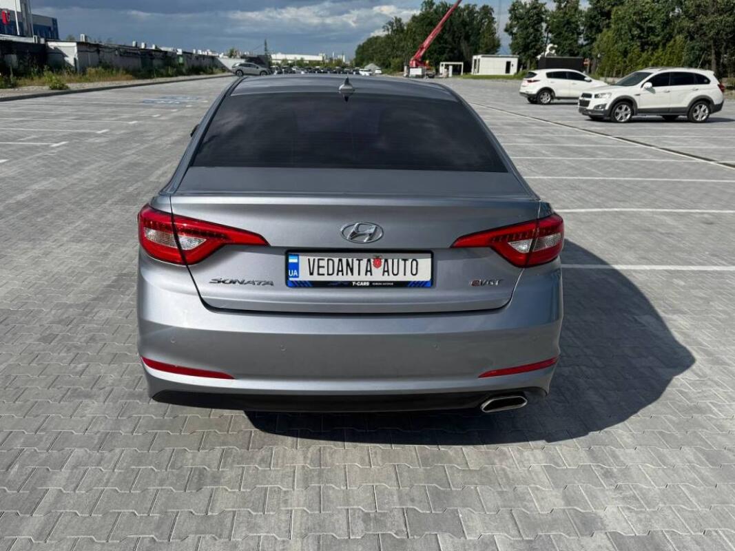 Hyundai Sonata (2015)