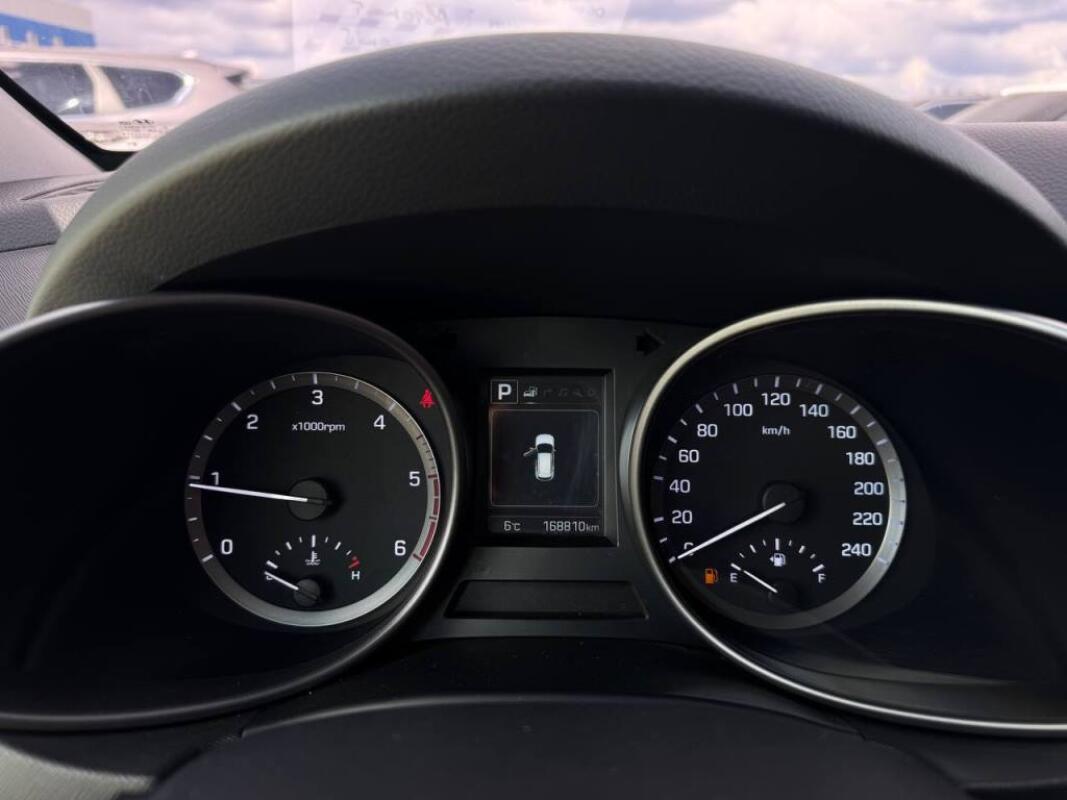 Hyundai SantaFe (2015)