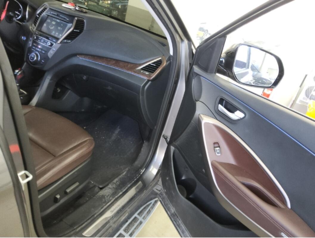 Hyundai SantaFe (2016)