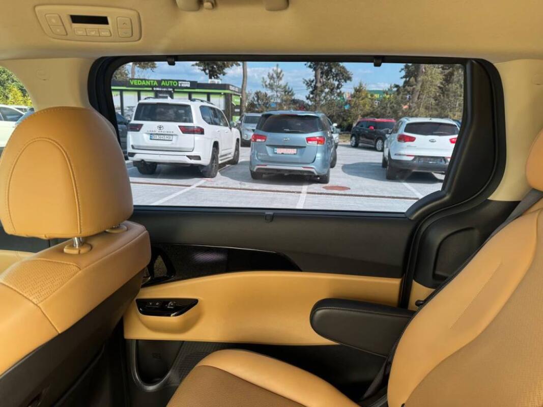 Kia Carnival (2021)