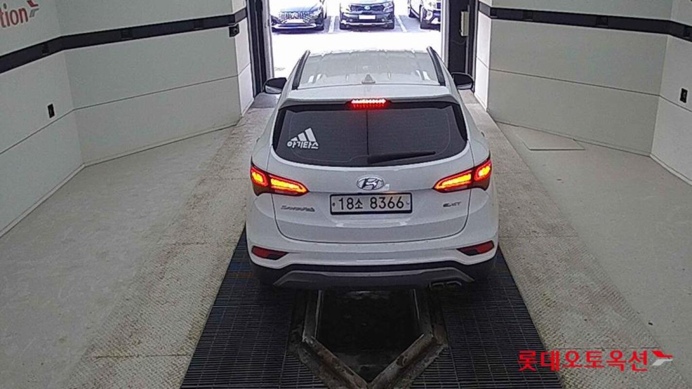 Hyundai SantaFe (2016)