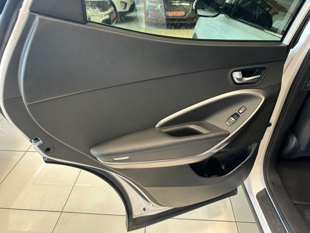 Hyundai SantaFe (2016)