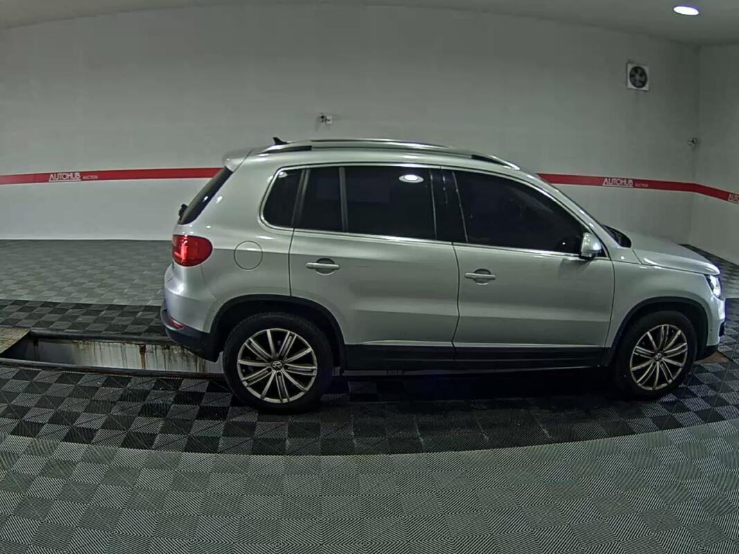 Volkswagen Tiguan (2014)