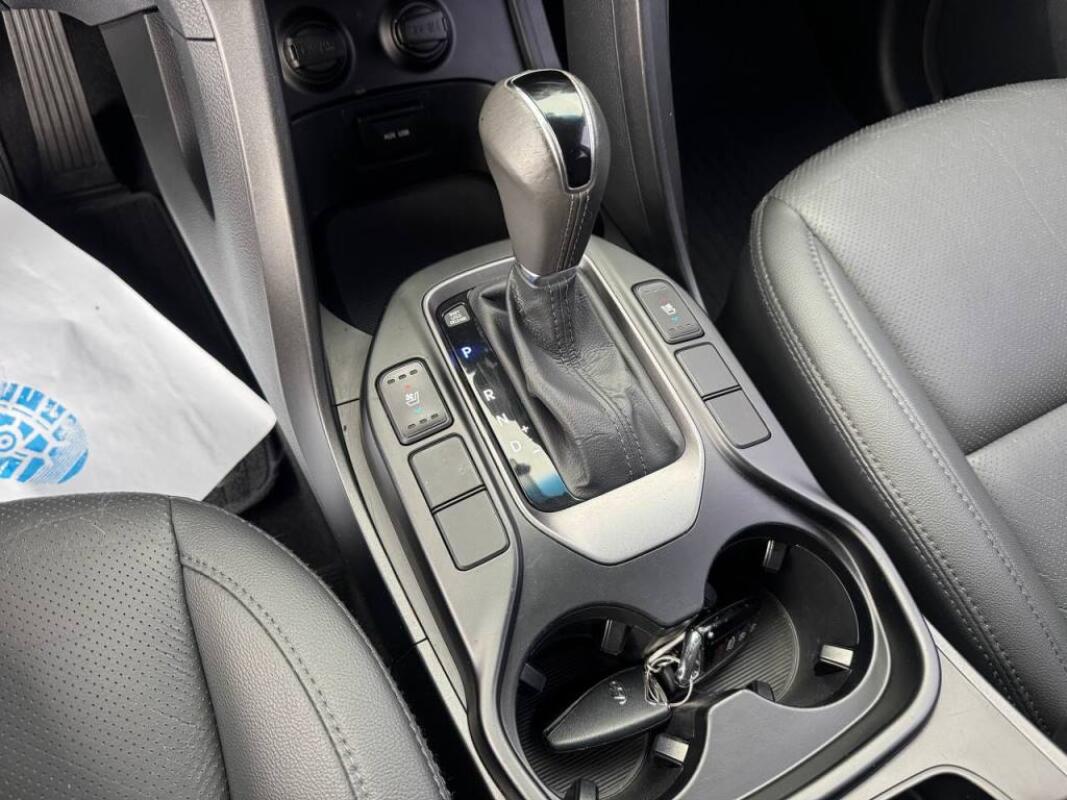 Hyundai SantaFe (2015) Hyundai SantaFe (2015)