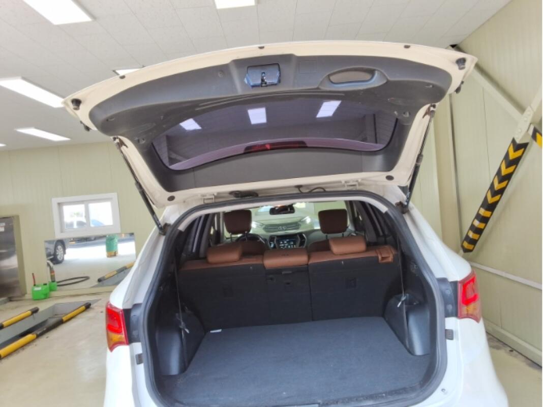 Hyundai SantaFe (2016)