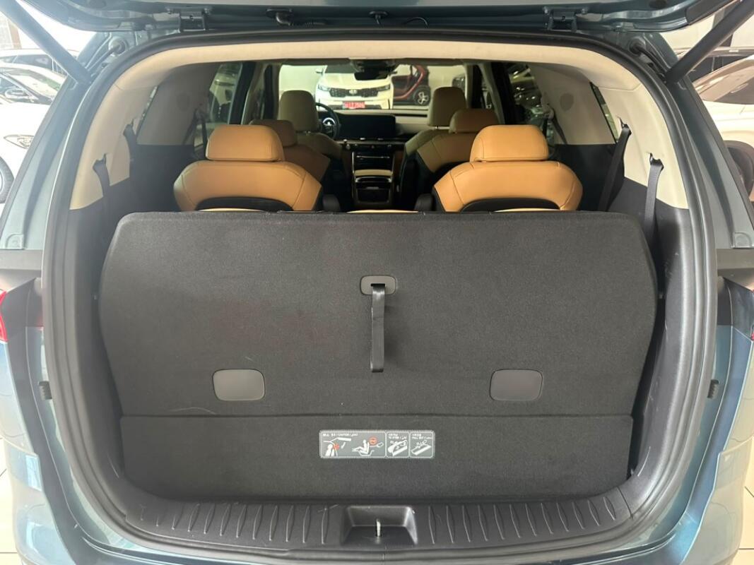 Kia Carnival (2023)