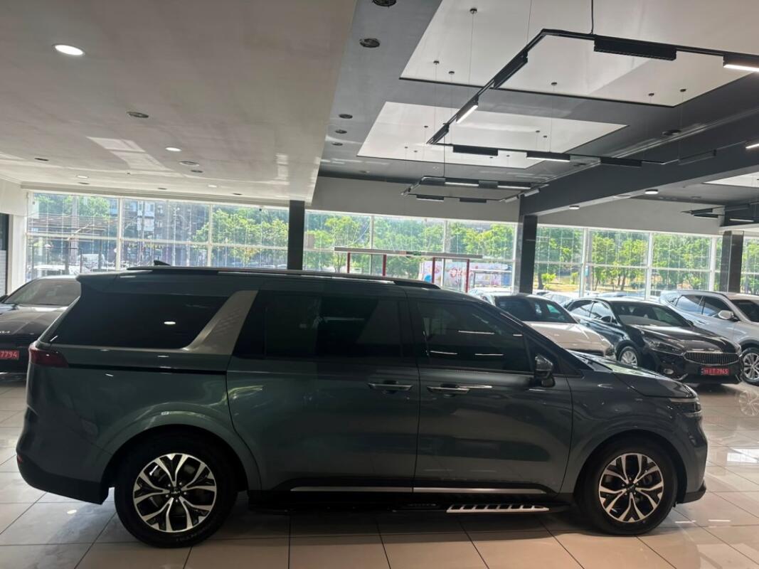 Kia Carnival (2023)