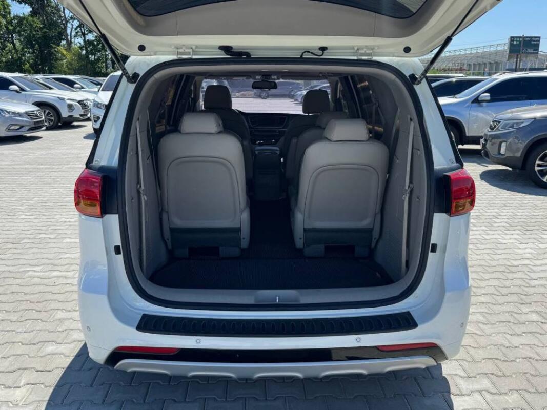 Kia Carnival (2014)