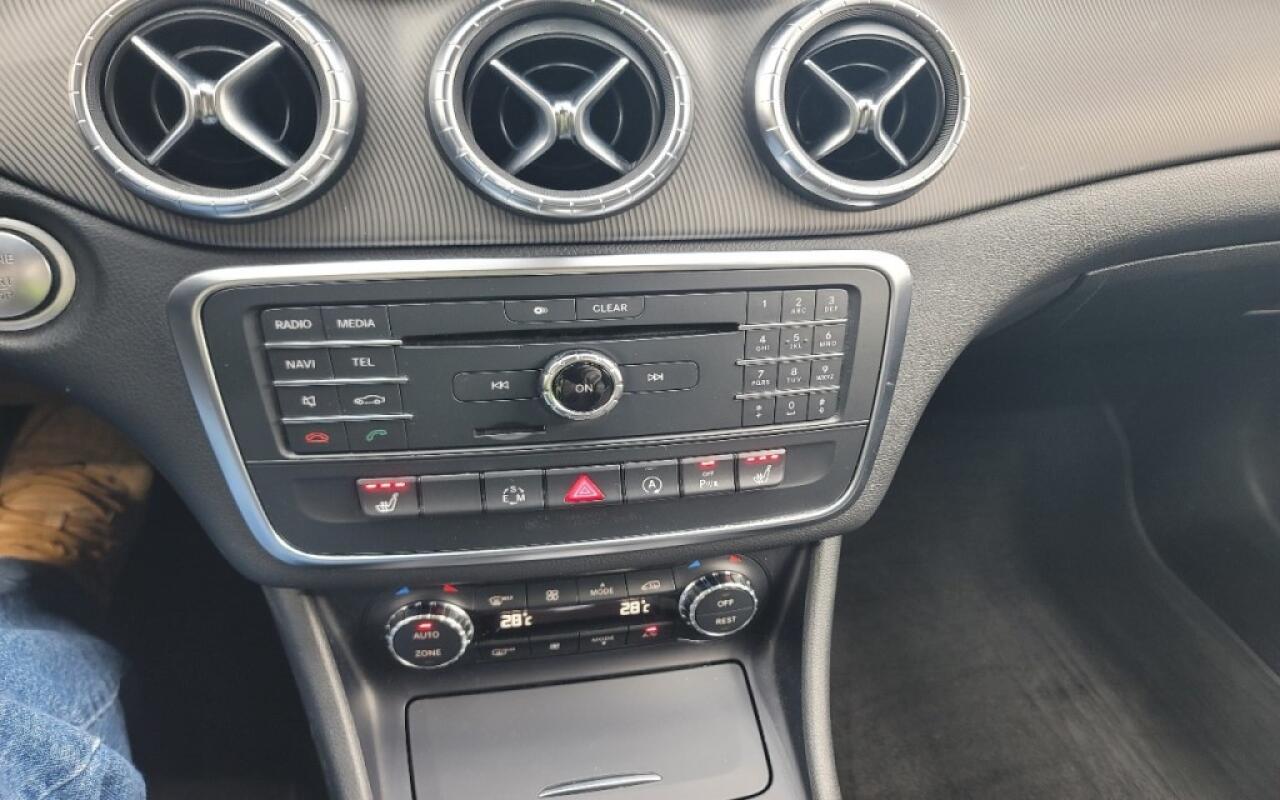 Mercedes CLA200 (2015)