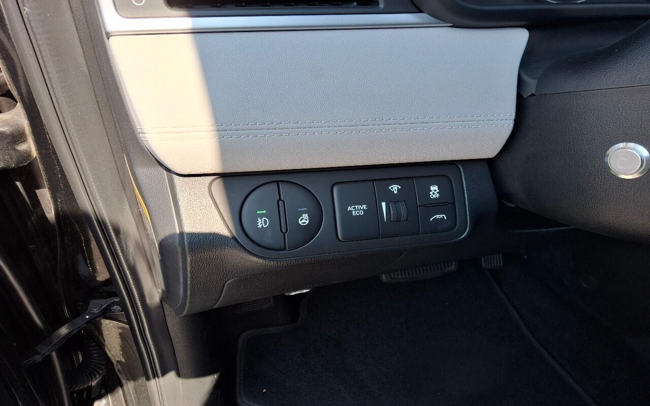 Hyundai Grand Starex (2019)