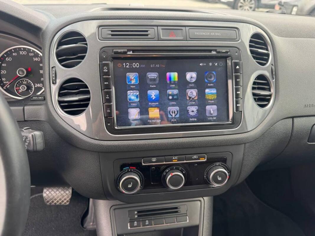 Volkswagen Tiguan (2015)