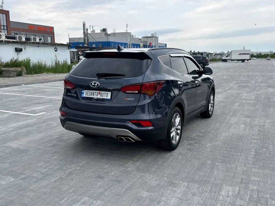 Hyundai SantaFe (2016)