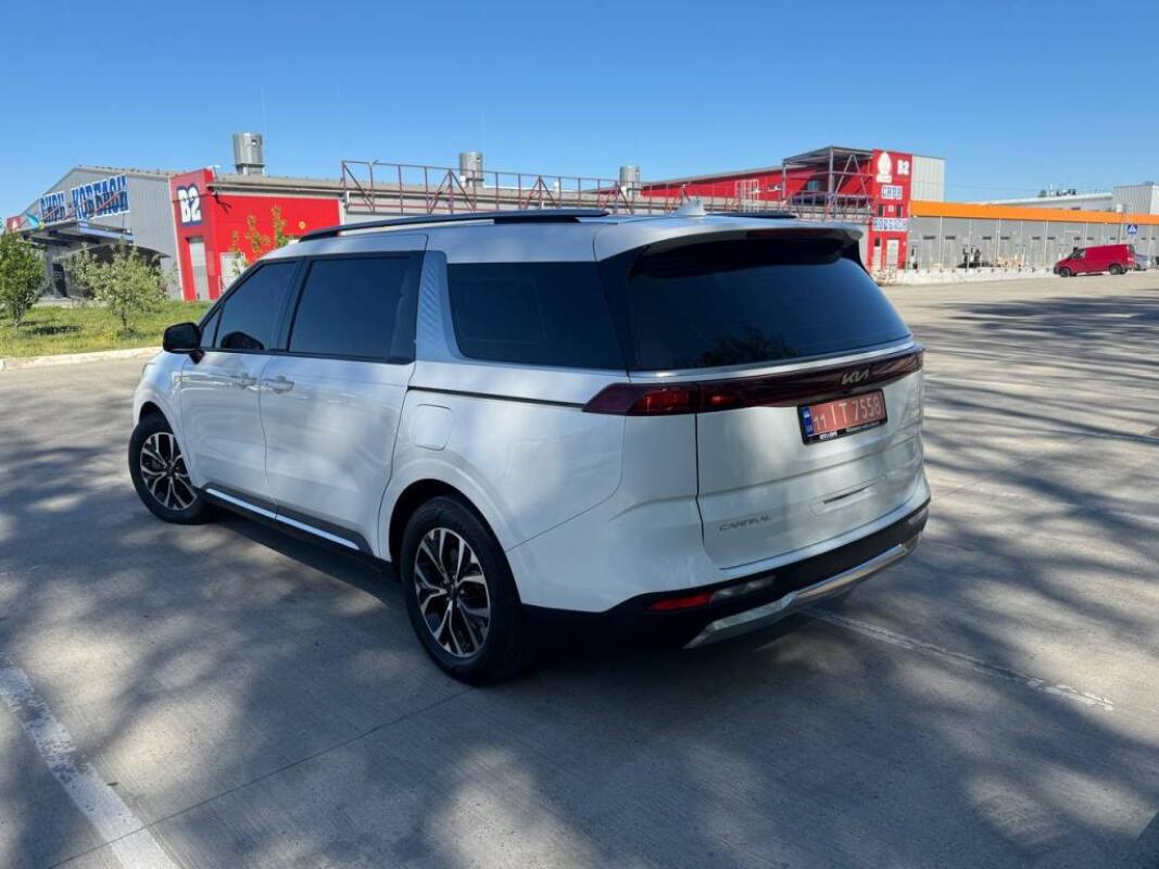 Kia Carnival (2023)