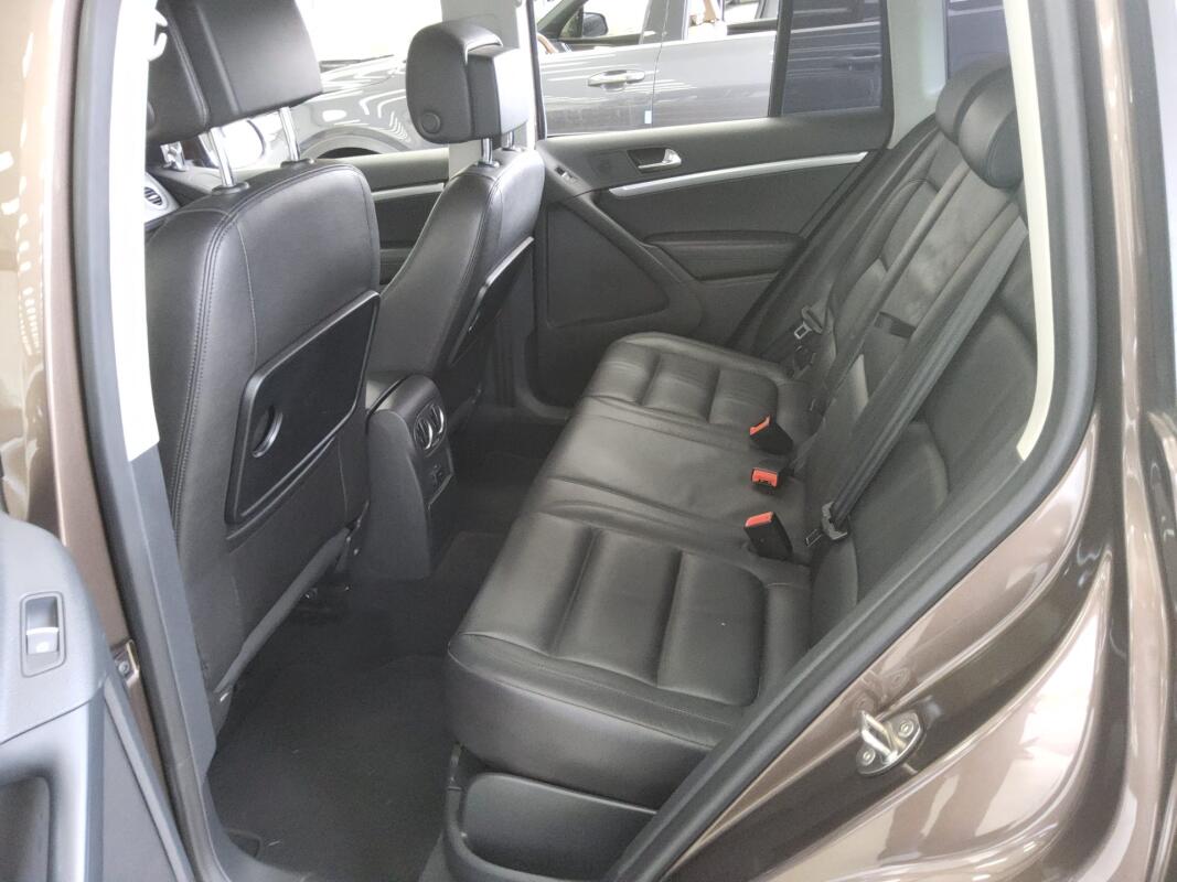 Volkswagen Tiguan (2015)