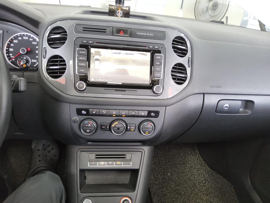 Volkswagen Tiguan (2015)