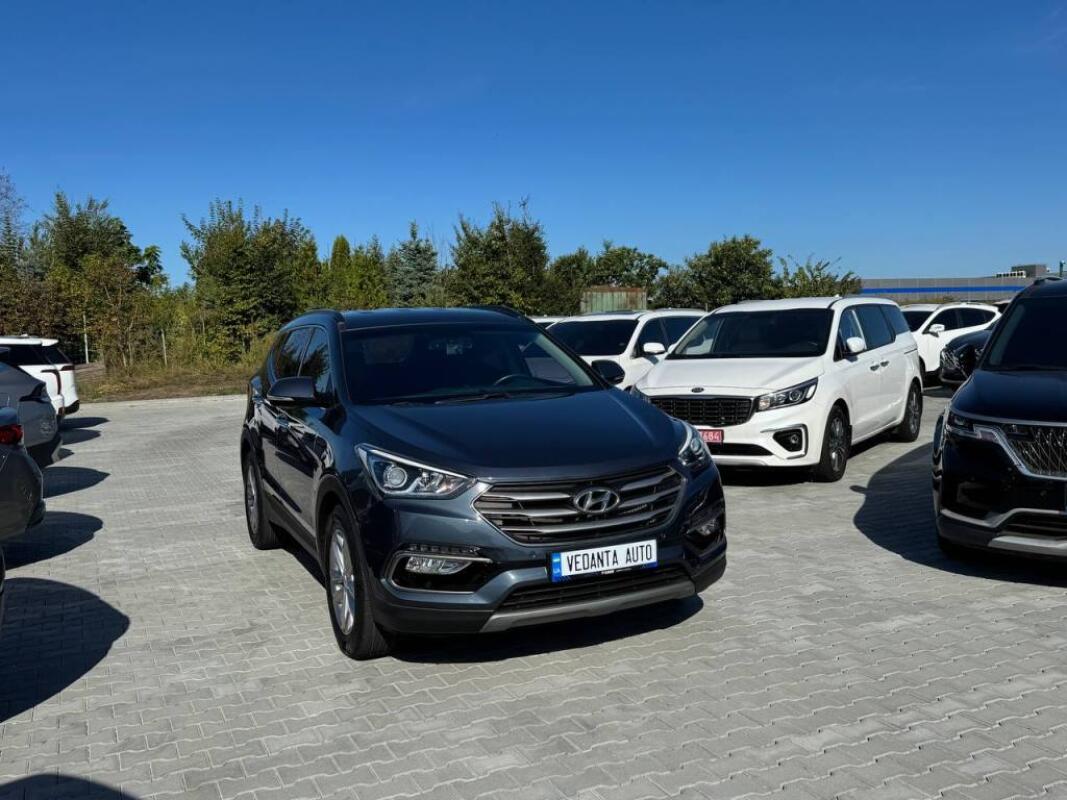 Hyundai SantaFe (2017) Hyundai SantaFe (2017)