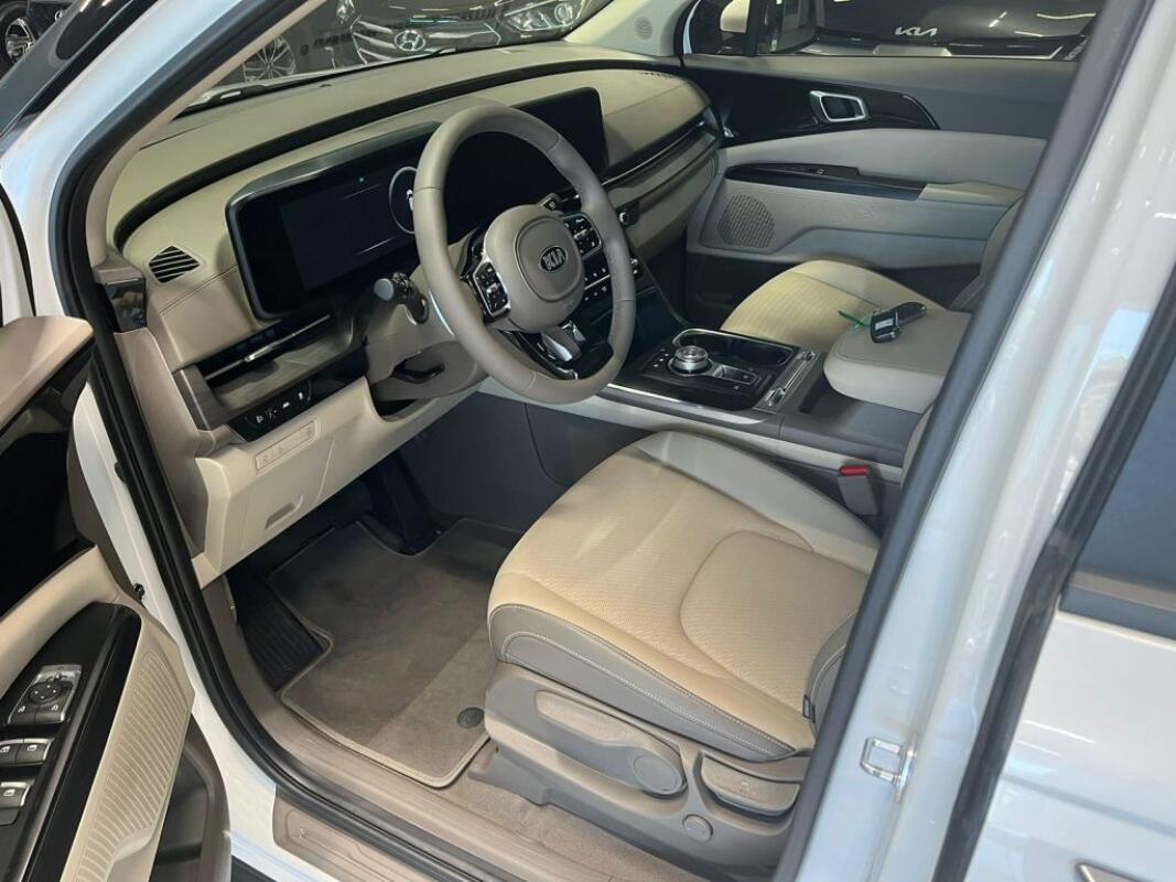 Kia Carnival (2021)