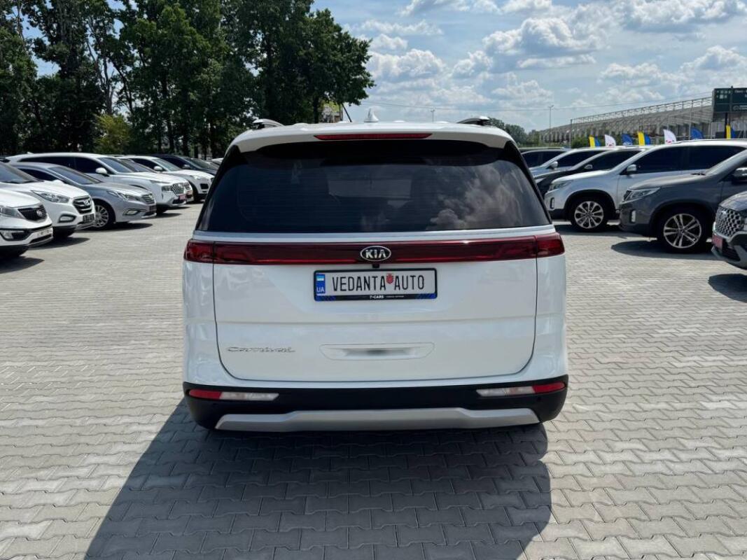 Kia Carnival (2021)