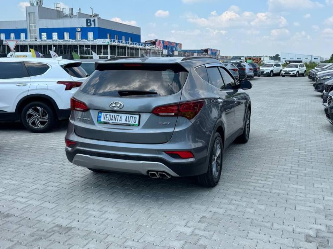 Hyundai Santa Fe (2015)