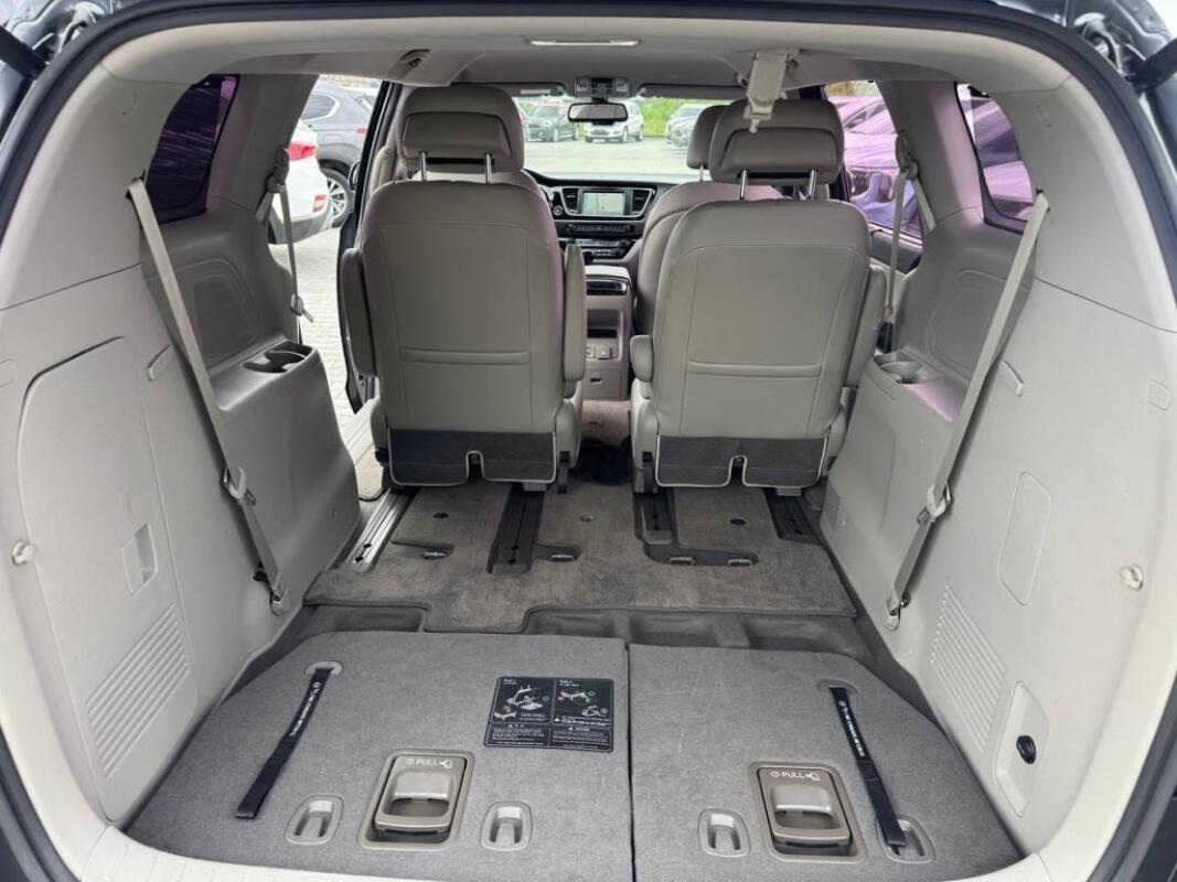 Kia Carnival (2016)