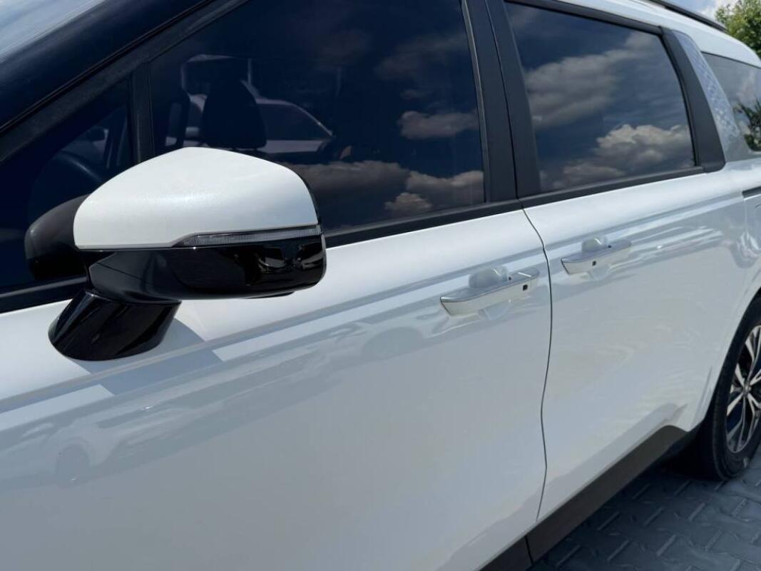 Kia Carnival (2021)