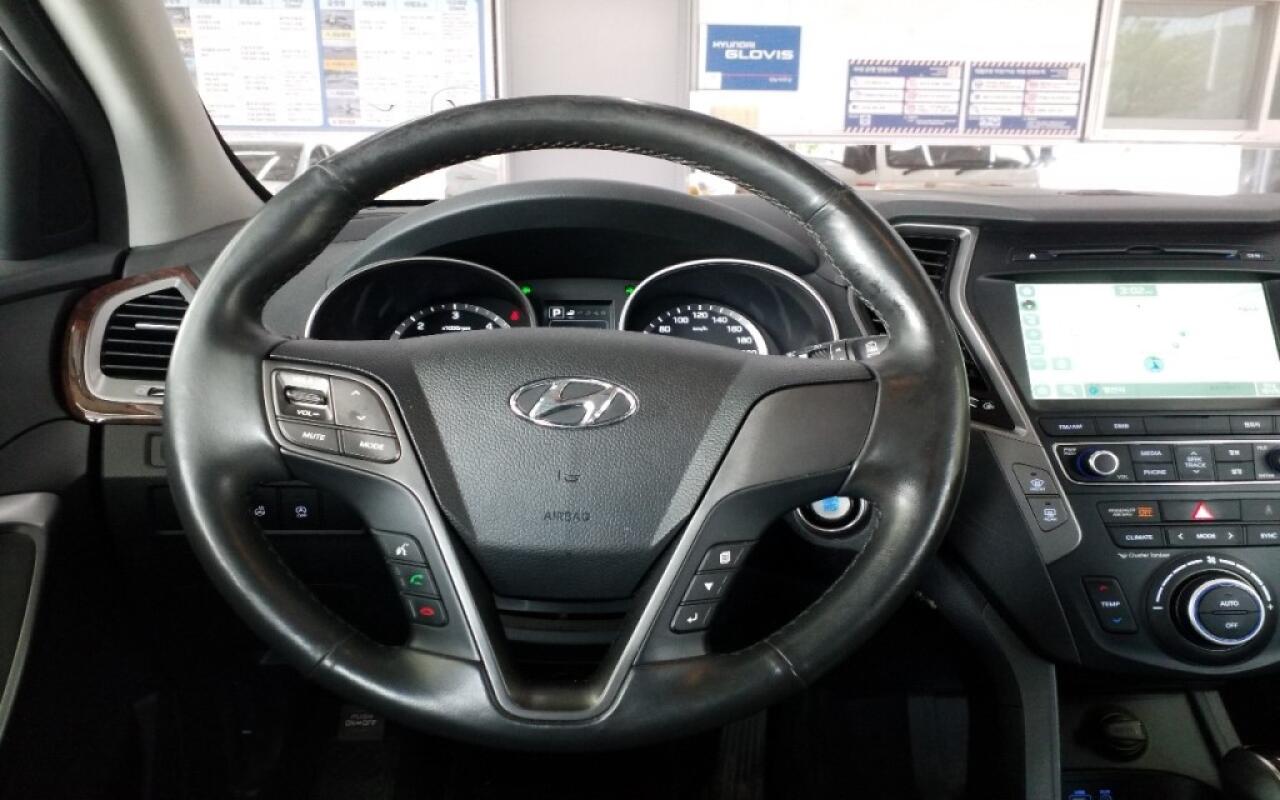 Hyundai SantaFe (2016)