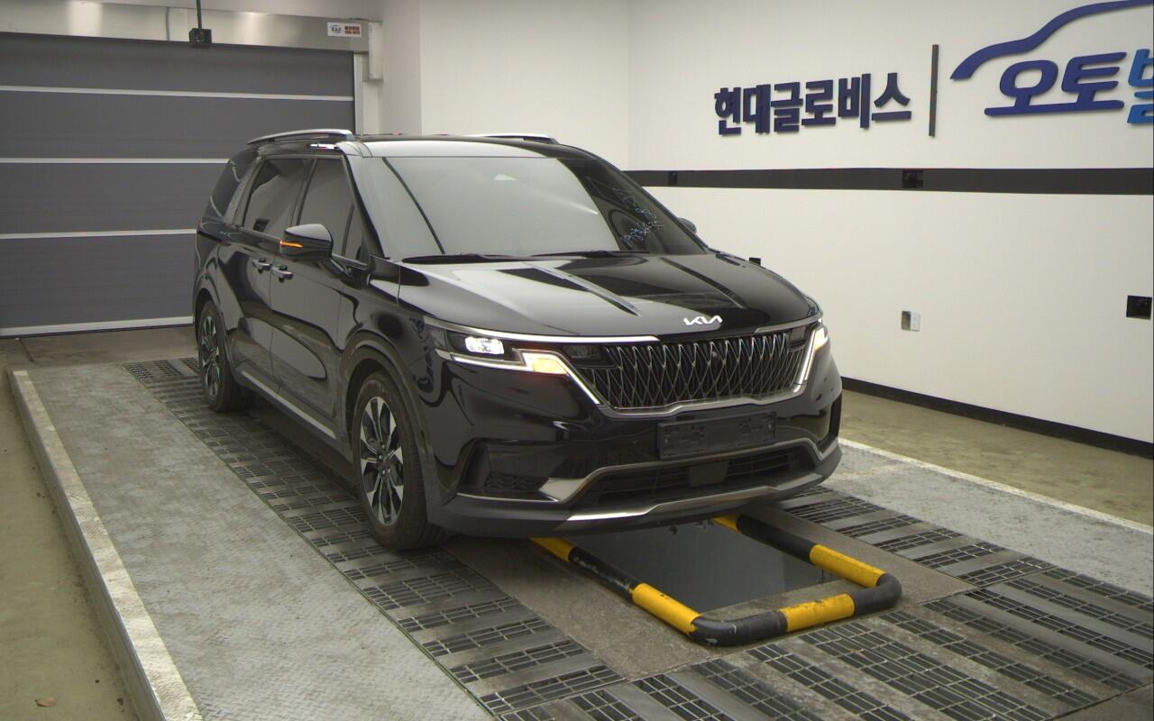 Kia Carnival (2023)