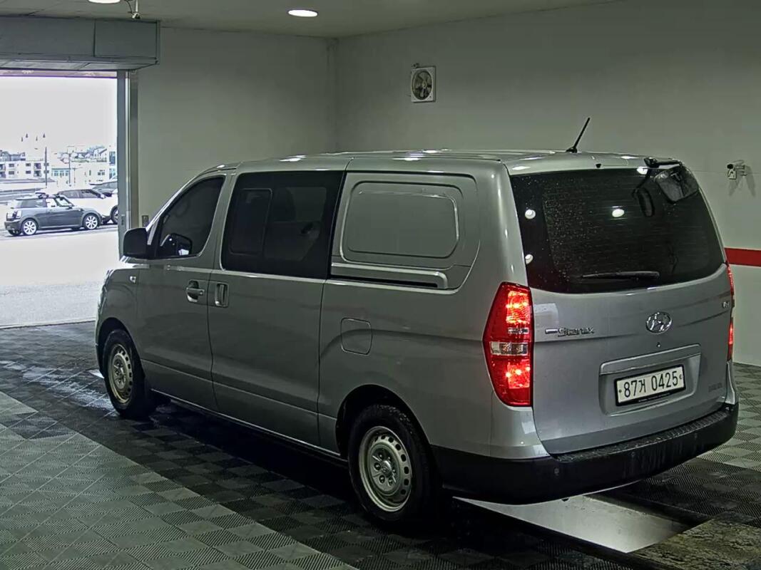 Hyundai Grand Starex (2020)