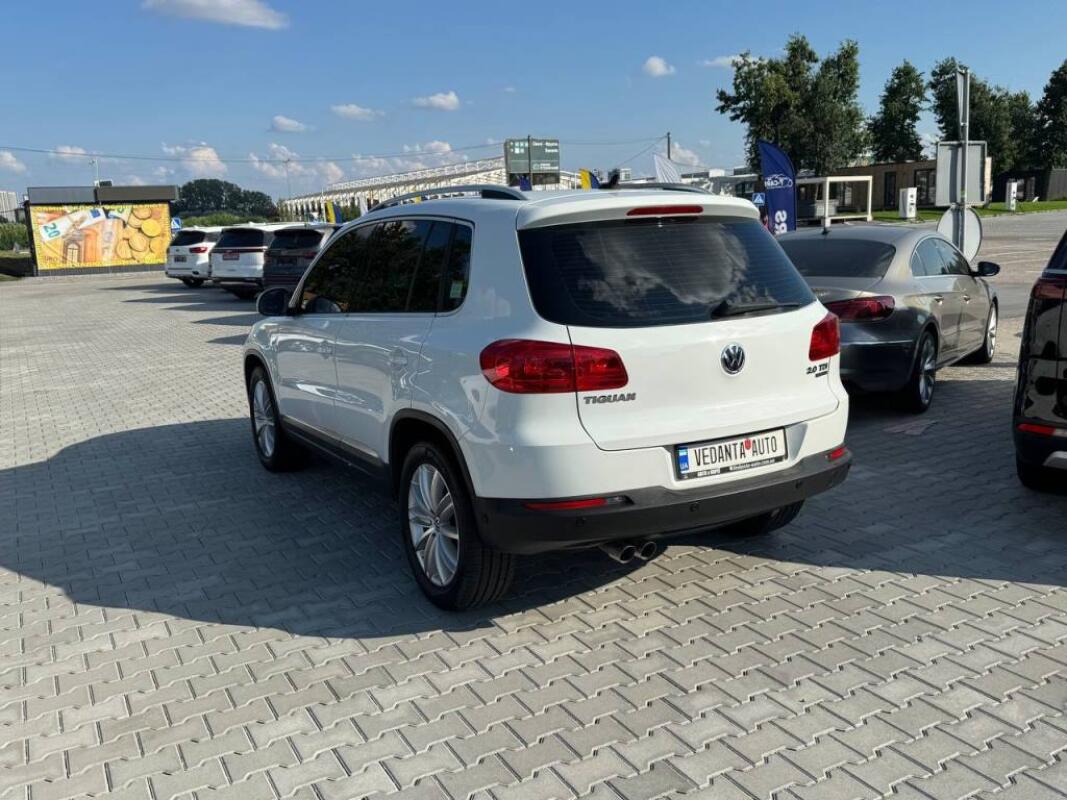 Volkswagen Tiguan (2015)