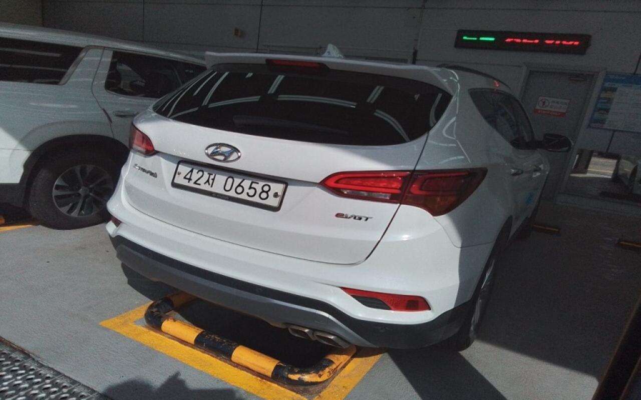 Hyundai SantaFe (2016)