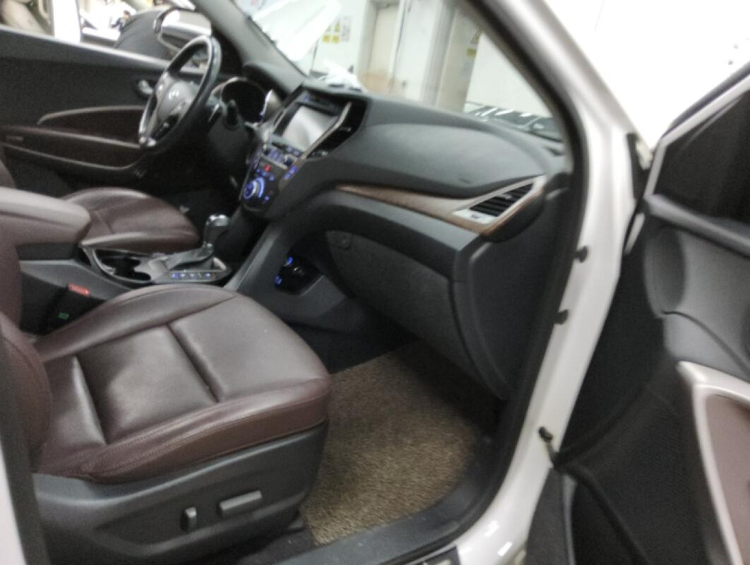 Hyundai SantaFe (2016)