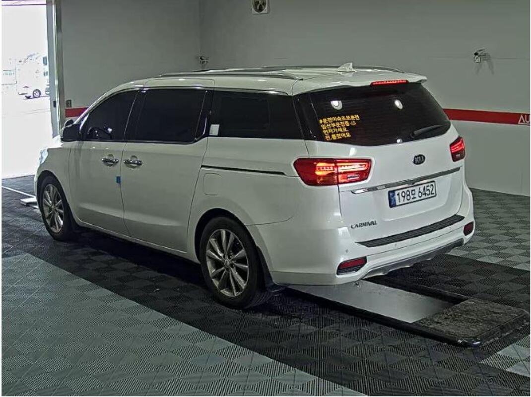 Kia Carnival (2019)