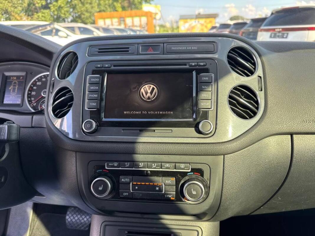 Volkswagen Tiguan (2015)