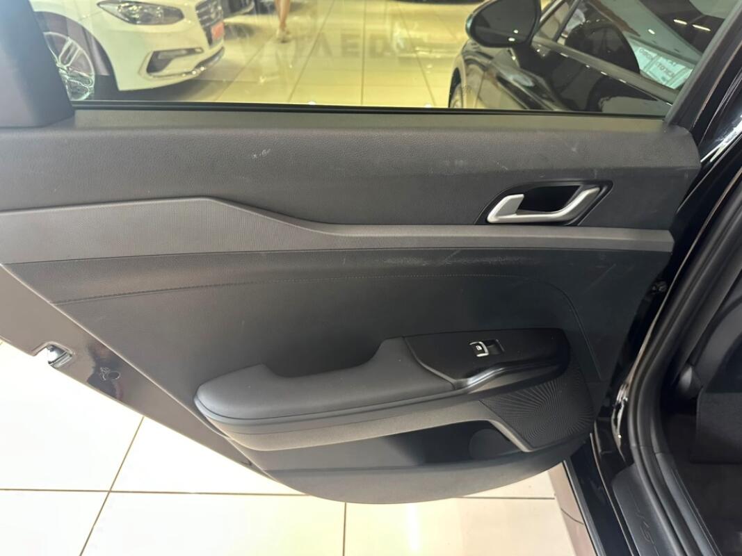 Kia K5 (2021)