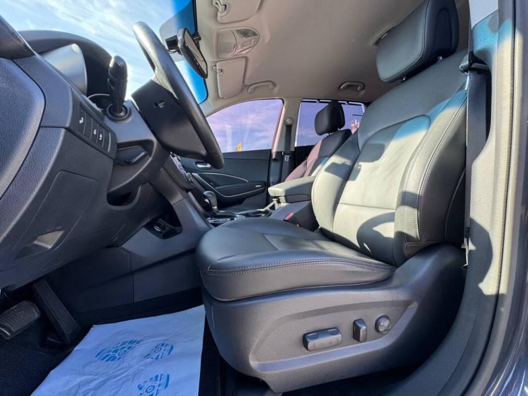 Hyundai SantaFe (2017) Hyundai SantaFe (2017)