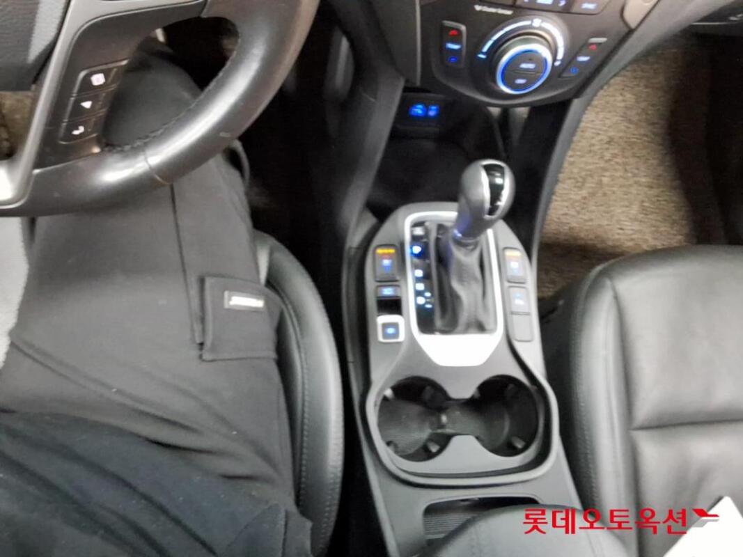 Hyundai SantaFe (2015)