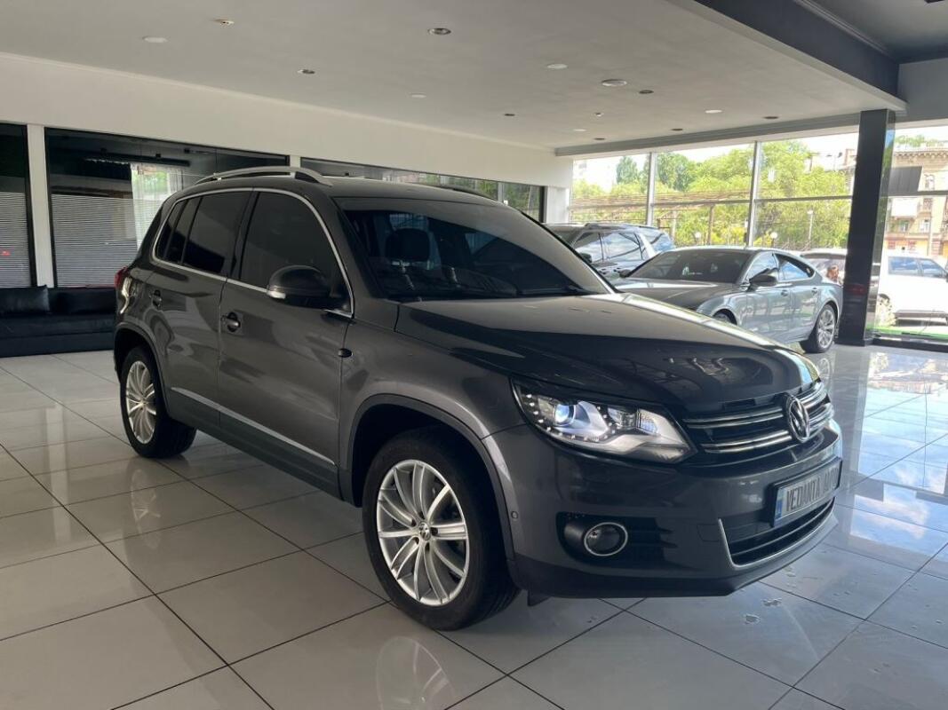 Volkswagen Tiguan (2015)