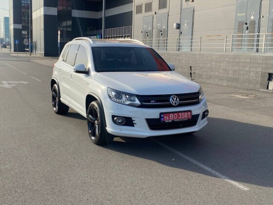 Volkswagen Tiguan (2015)