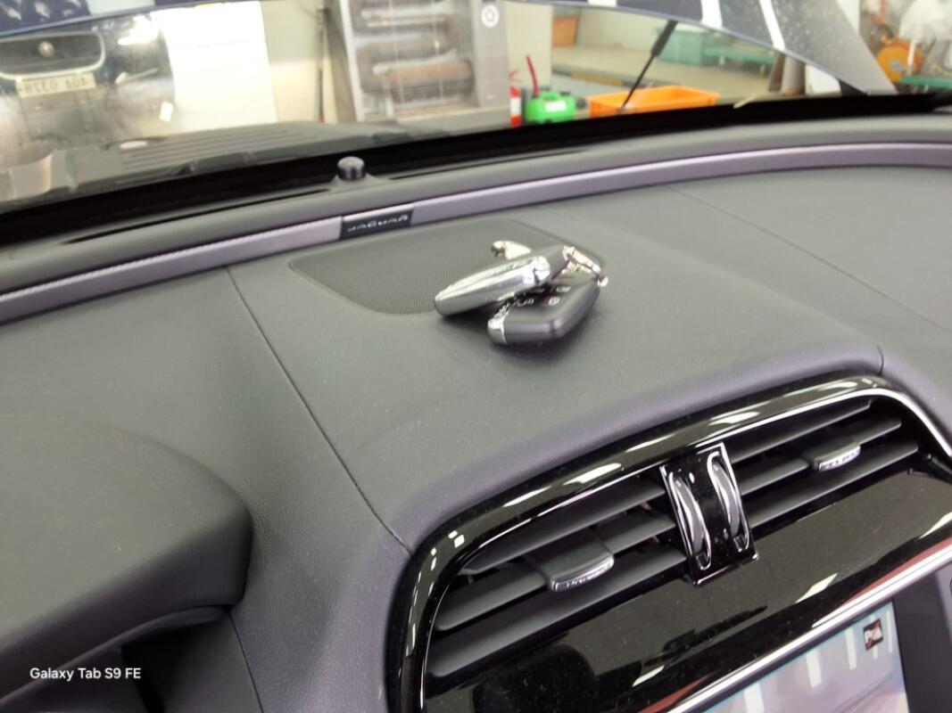 Jaguar XE (2016)