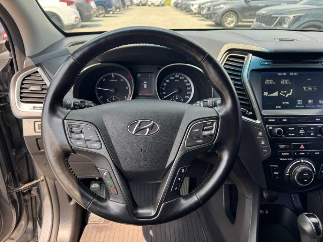 Hyundai Santa Fe (2015)
